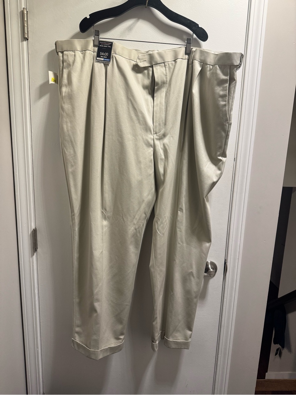 *Roundtree & Yorke Pleated Chinos in Cream
